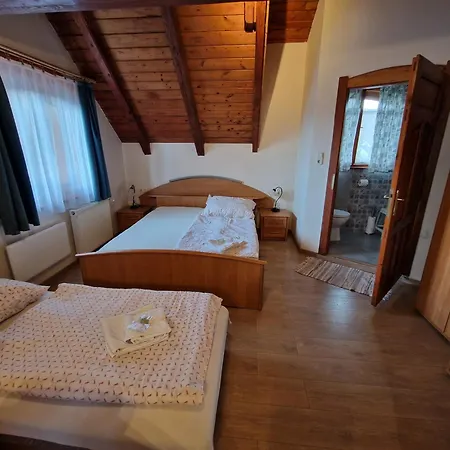 Morvai Panzio Bed & Breakfast 3*