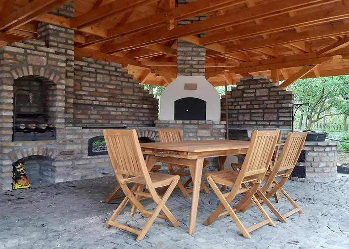 Morvai Panzio Mogyoród